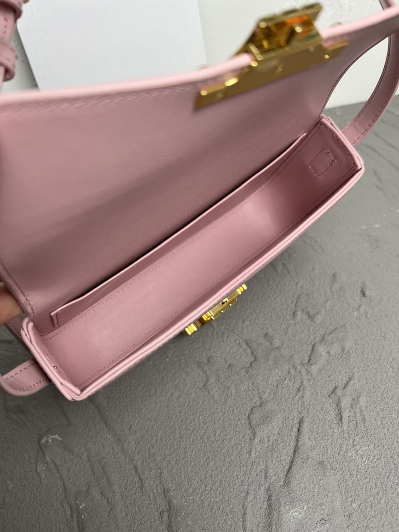 Ce1i*e triomphe bags